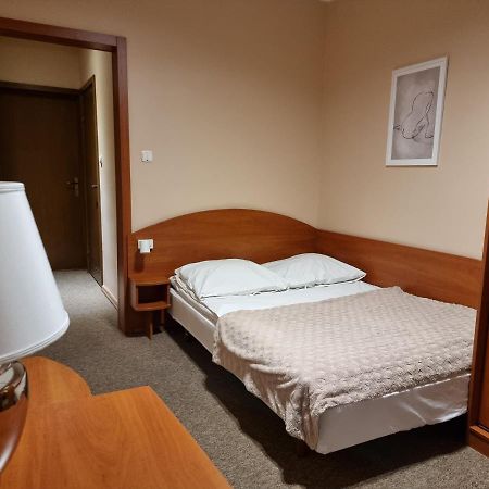 Hotel Jola Września Εξωτερικό φωτογραφία